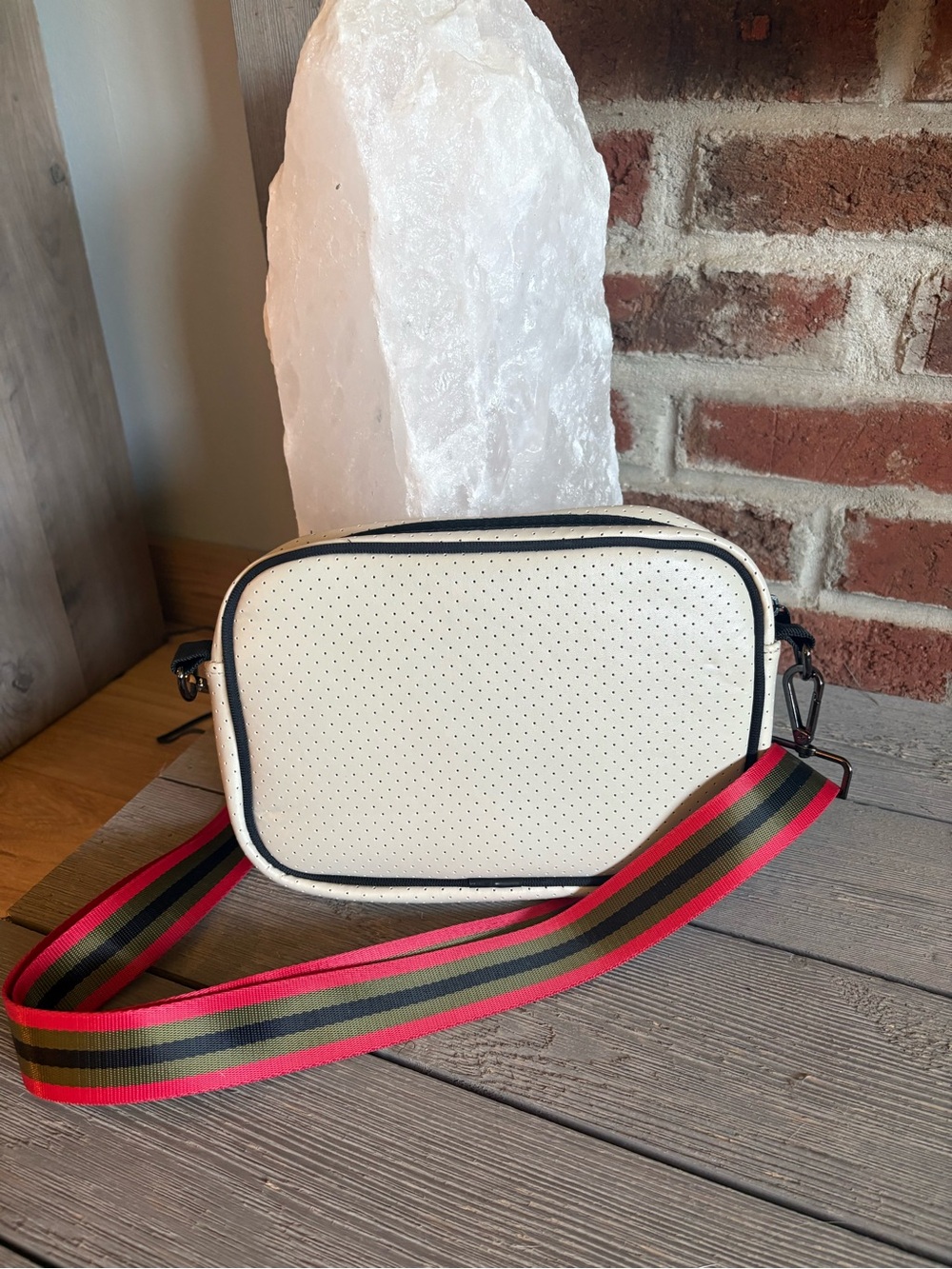 HAUTE SHORE Crossbody - Picture 2 of 6